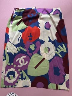 CHANEL マルチカラー 花柄 タイトスカートのサムネイル