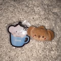 BT21 KOYA アクリルキーホルダー & ぬいぐるみバッジのサムネイル