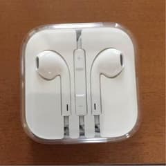 iPhone  イヤフォン  新品未使用品のサムネイル