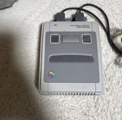 Nintendo スーパーファミコン 本体 コントローラー2個付きジャンク品のサムネイル