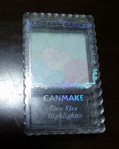 CANMAKE　グロウフルールハイライター01のサムネイル