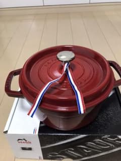 staub ストウブ  ココット ラウンド チェリー 20cmのサムネイル