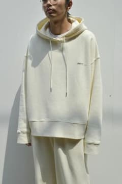 Studio NicholsonとSUNSPELのコラボレーションパーカーのサムネイル