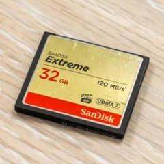 中古SanDisk Extreme コンパクトフラッシュ 32GB 1枚のサムネイル