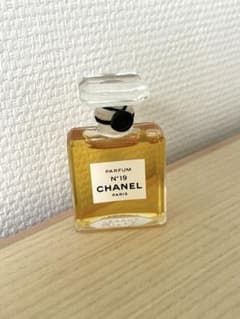 CHANEL シャネル フレグランス N°19パルファム 7ml - メルカリ