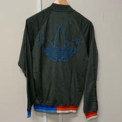 ぶるーすかい様専用 adidas originals grun  デカロゴのサムネイル