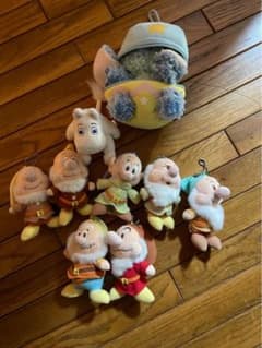 7人の小人、ムーミン、スティッチのぬいぐるみのサムネイル