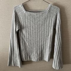 リブ編みフレアスリーブニット