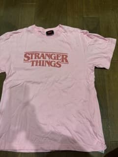 STRANGER THINGS T 셔츠 핑크 프릭스 스토어