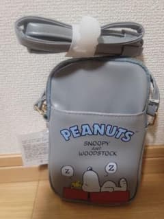 【新品】スヌーピー スマホショルダー タグ付き SNOOPYのサムネイル