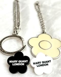 MARY QUANT デイジーチャーム バッジ キーチェーン4点セットのサムネイル
