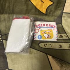サンリオ　コインケース2 ハローキティ