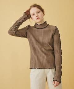 INella  ランダムタックメロートップス　ブラウンのサムネイル