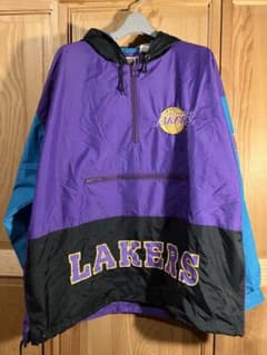 激レア美品90s「in the paint LAKERSプルオーバー」NBA公式 激レア美品90s「in the paint LAKERSプルオーバー」NBA公式 - メルカリ