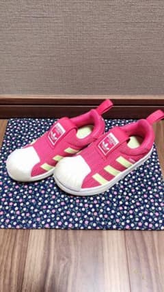 送料無料‼︎アディダス子供靴☆のサムネイル