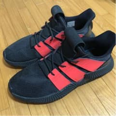 adidas スニーカーのサムネイル