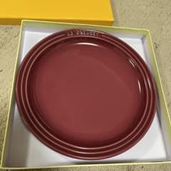 ル・クルーゼ ラウンドプレート 27㎝ レア ダークフランボワーズ