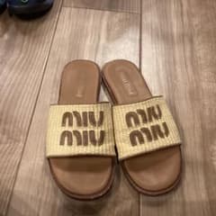MIU MIU ロゴ入りラフィアサンダル　38のサムネイル