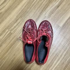 レッド スパイクシューズ 合成皮革のサムネイル