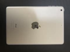 Apple iPad シルバー 本体のサムネイル