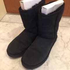 【美品】UGG クラシック ショート 黒 27cmのサムネイル