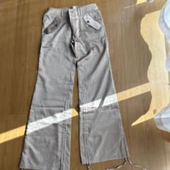 COMME CA ISM カジュアルパンツ ベージュ Mサイズのサムネイル