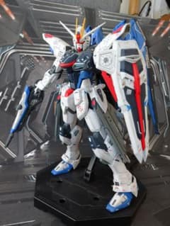 ガンプラ完成品 フリーダムガンダムmg ver2.0のサムネイル