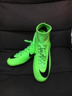 NIKEのサムネイル