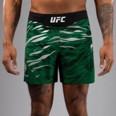 コナー・マクレガー着用】Venum UFC ファイトショーツ グリーン - メルカリ