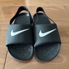 Nike キッズ　ブラック スライドサンダル 16㎝のサムネイル