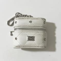 Darich キルティングビジューAirPodsケース - メルカリ