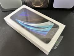 iPhone SE 第2世代 64GB SIMフリー ホワイトのサムネイル
