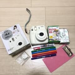 【りおん様専用】FUJI FILM INSTAX MINI 8+ VANILLAのサムネイル
