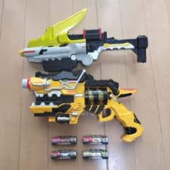 ガブリボルバー　ガブリカリバー　獣電池3点セット　獣電戦隊キョウリュウジャーのサムネイル