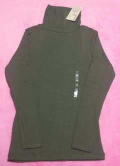 無印良品☆タートルネックTシャツのサムネイル