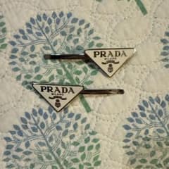 PRADA トライアングルロゴ ヘアピン 2個セットのサムネイル