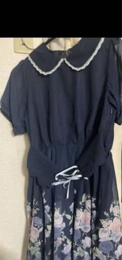匿名配送　最終値下　アクシーズファム　ワンピース　半袖　コルセット 花柄　青のサムネイル