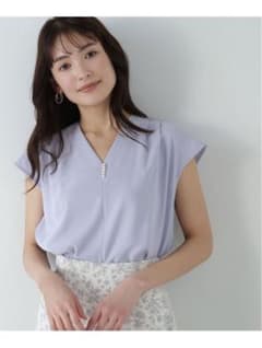 Vネックパールラインブラウス　NATURAL BEAUTY BASICのサムネイル