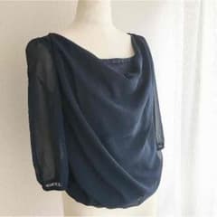 美品 清楚で上品 ネイビー シフォンブラウス 春物のサムネイル