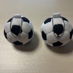 フェルト サッカーボール お守り（チェーン付き）応援グッズ　2個セットのサムネイル