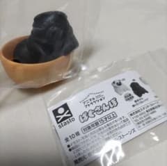 ぱぐさんぽ お風呂でくつろぐパグ 黒 ガチャガチャ ミニフィギュアのサムネイル