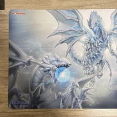 白き龍の威光 プレイマット 遊戯王 - メルカリ