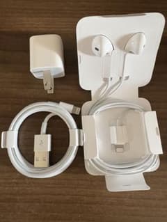 Apple アクセサリーセット 充電器 イヤフォン Lightningケーブルのサムネイル