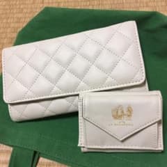 ラバガジェリー 財布のサムネイル