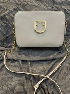 ポロン　フルラ　Brava チェーン ショルダーバッグ カメラ　極美品 ポロン様専用 フルラ Brava チェーン ショルダーバッグ カメラ 極美品