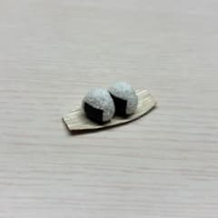 ミニチュアフード おにぎり ハンドメイドのサムネイル