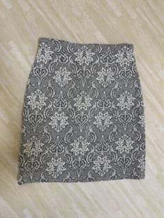専用  美品  花柄スカート  タイトスカートのサムネイル