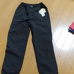 150センチ　黒　パンツのサムネイル