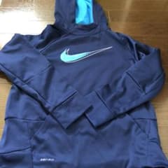☆美品☆NIKE ナイキ パーカー　160のサムネイル
