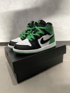 Nike Air Jordan 1 Retro High OGのサムネイル
